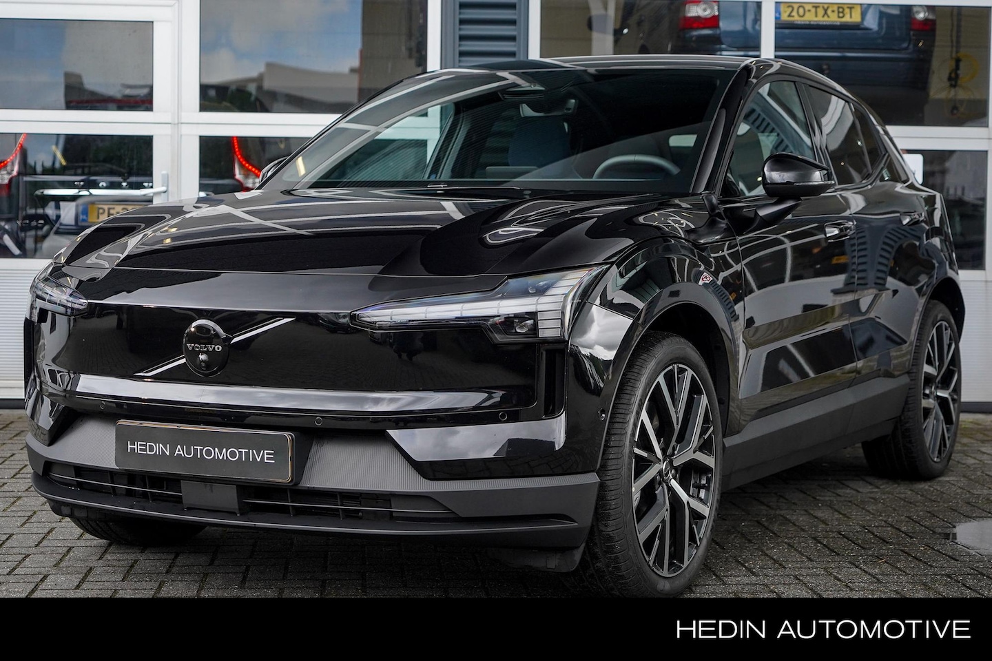 Volvo EX30 - Twin Motor Perf Ultra Black Ed Euro 69 kWh | 360 Camera | Harman/Kardon | Panoramadak | Wa - AutoWereld.nl