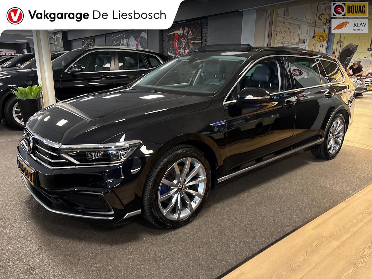 Volkswagen Passat Variant - 1.4 TSI PHEV GTE Business / Leder / Panorama-dak / head-up / 360camera - AutoWereld.nl