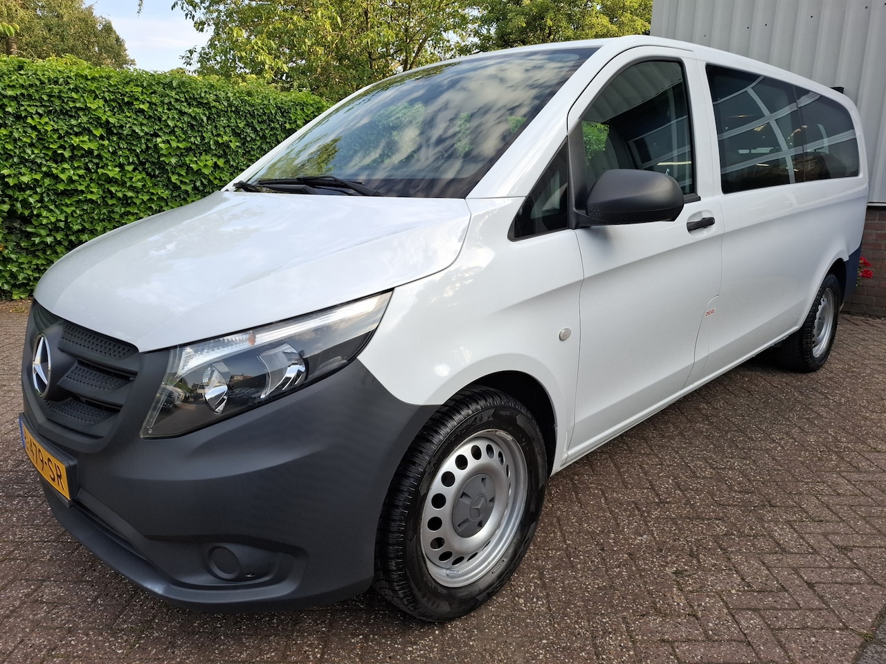 Mercedes-Benz Vito Tourer - 114 BlueTEC Extra Lang 26560.- INCL BTW 9-PERSOONS 135PK - AutoWereld.nl