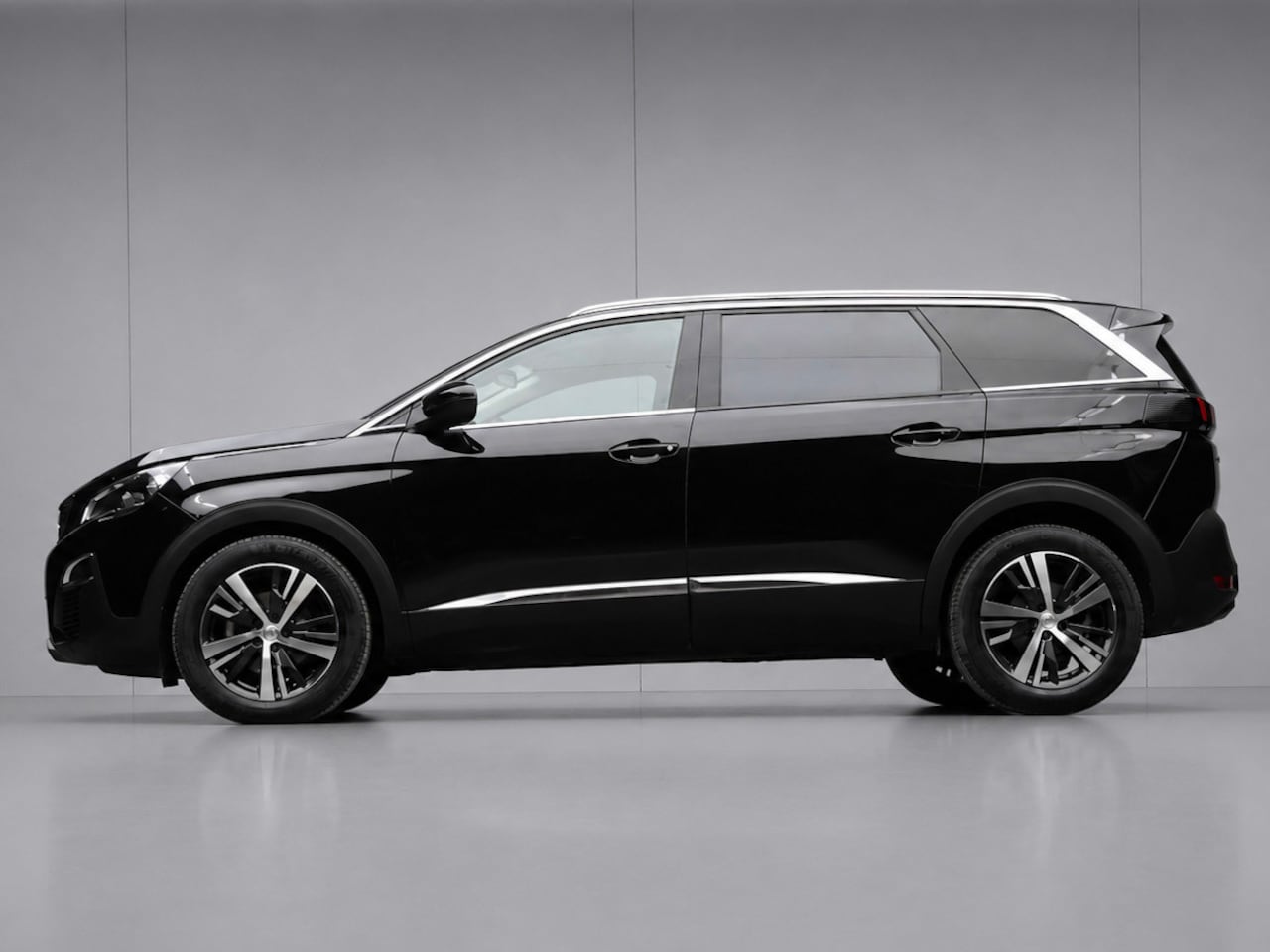 Peugeot 5008 - 1.2 PureTech Allure Avantage Sport (APPLE CARPLAY,NAVI,CAMERA,360 VIEW,GETINT,CLIMATE,CRUI - AutoWereld.nl