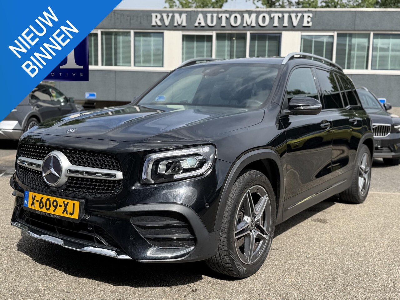Mercedes-Benz GLB - 200 Business Solution AMG PANORAMADAK | SFEERVERLICHTING | ELEKTRISCHE TREKHAAK | CAMERA | - AutoWereld.nl