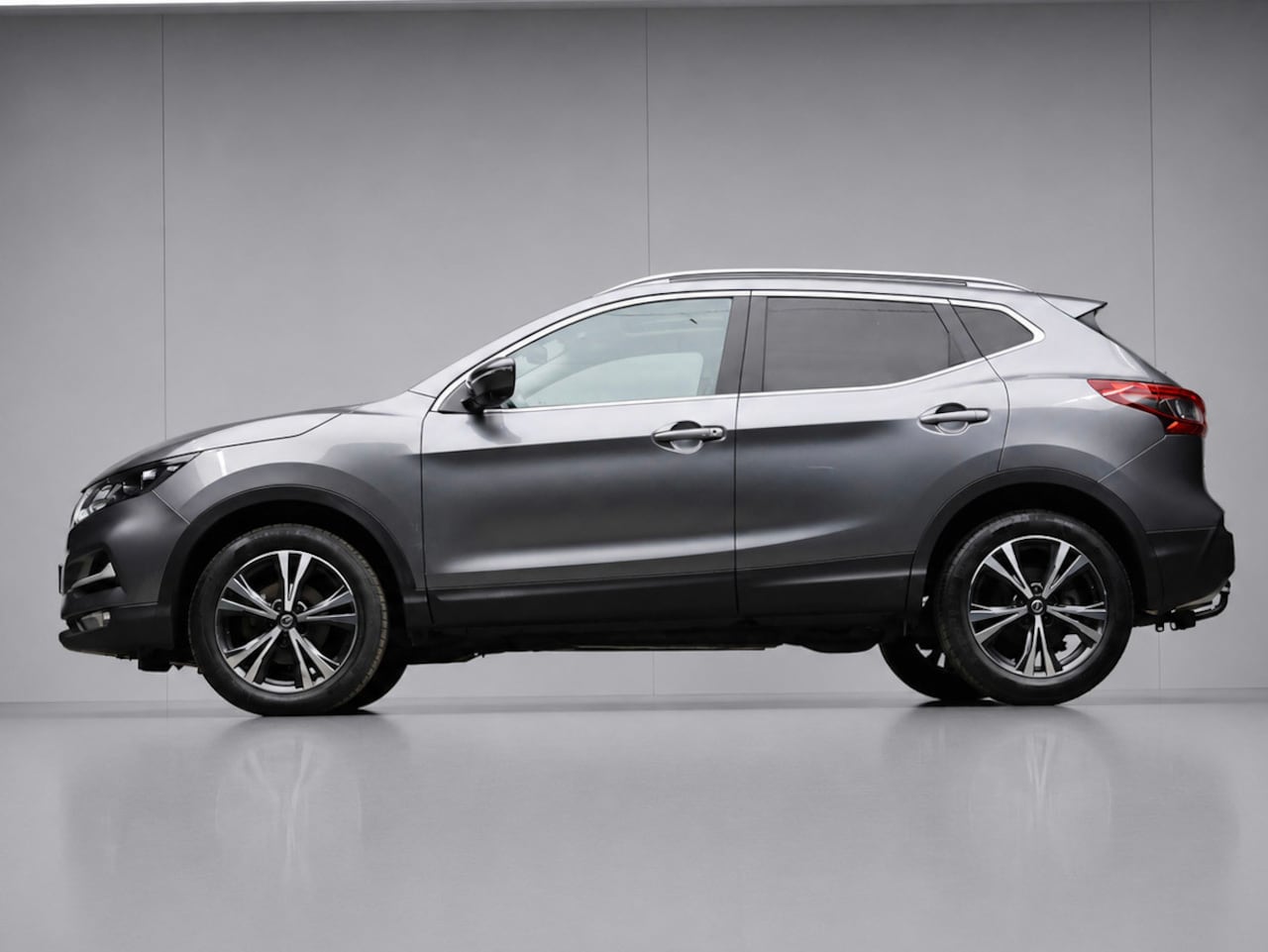 Nissan Qashqai - 1.3 DIG-T N-Connecta Sport (PANORAMADAK,NAVI,CAMERA,360 VIEW,CLIMATE,CRUISE,GETINT,TREKHAA - AutoWereld.nl