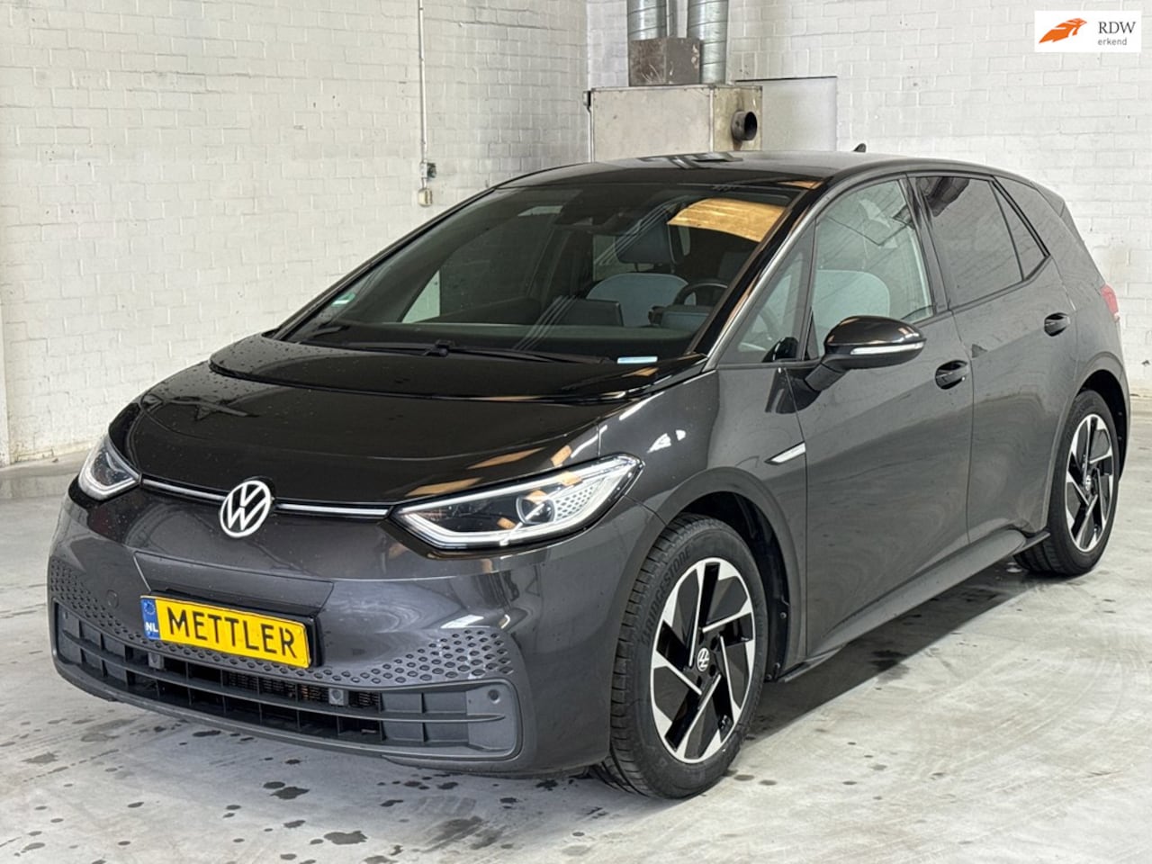 Volkswagen ID.3 - Pure 45 kWh | Navigatie | Camera | IQ light - AutoWereld.nl