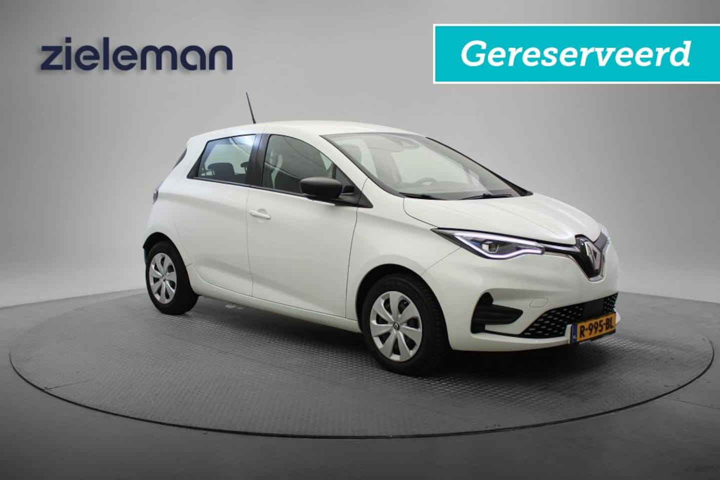 Renault Zoe - R135 Intens 52 kWh - Carplay, Navi, Cruise, SOH 93,69% GERESERVEERD!!! - AutoWereld.nl