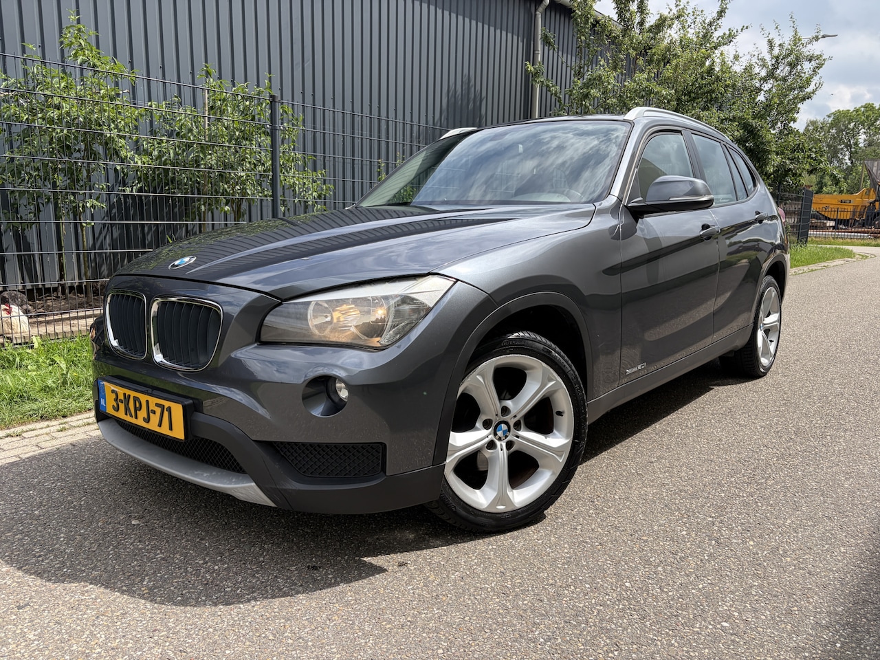 BMW X1 - sDrive20i Executive / AUTOMAAT / NAVI / CRUISE / 126dkm! NAP! - AutoWereld.nl