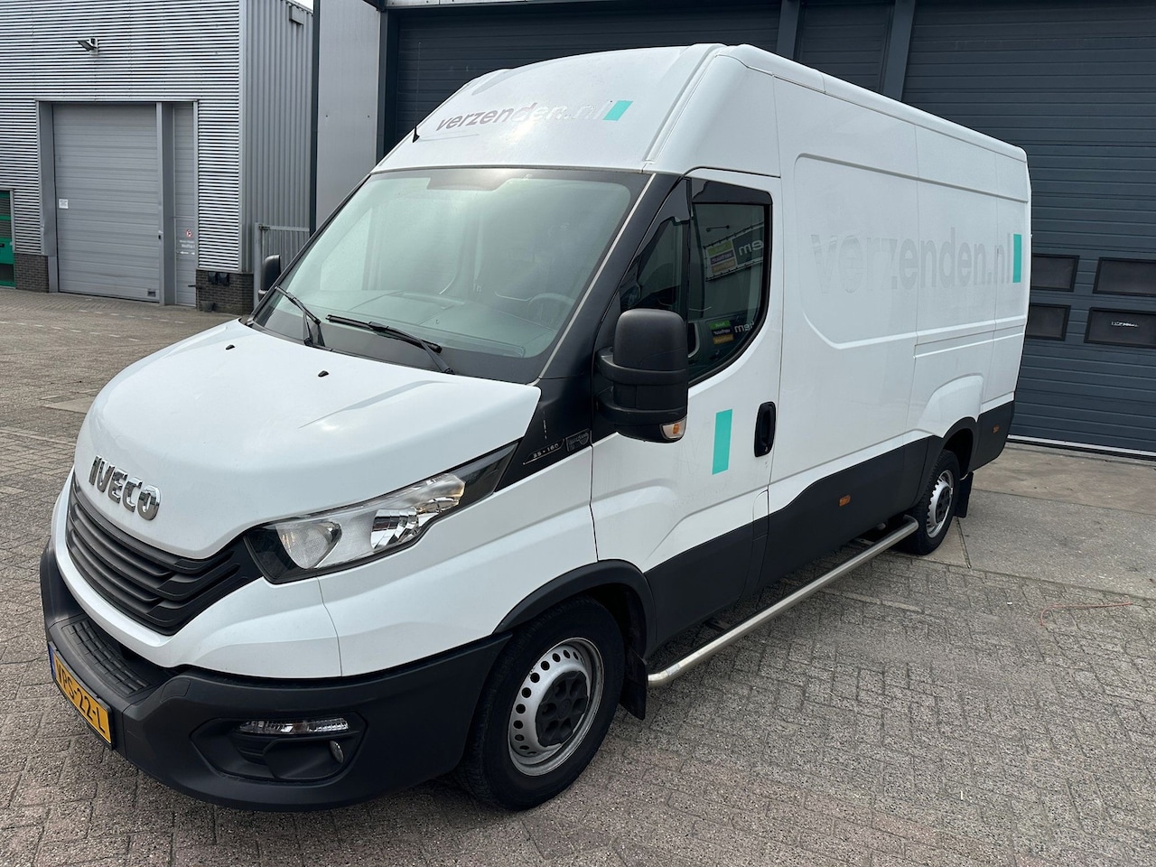 Iveco Daily - 35S16V 2.3 352 H2 35S16V 2.3 352 H2 - AutoWereld.nl