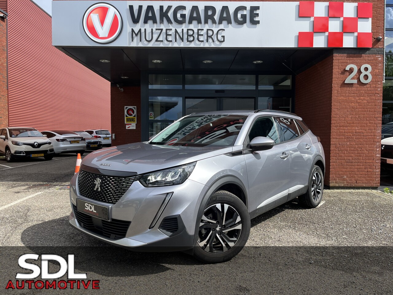 Peugeot 2008 - 1.2 PureTech Allure // LED // KEYLESS // CAMERA+SENSOREN // CRUISE // NAVI+CARPLAY // CLIM - AutoWereld.nl
