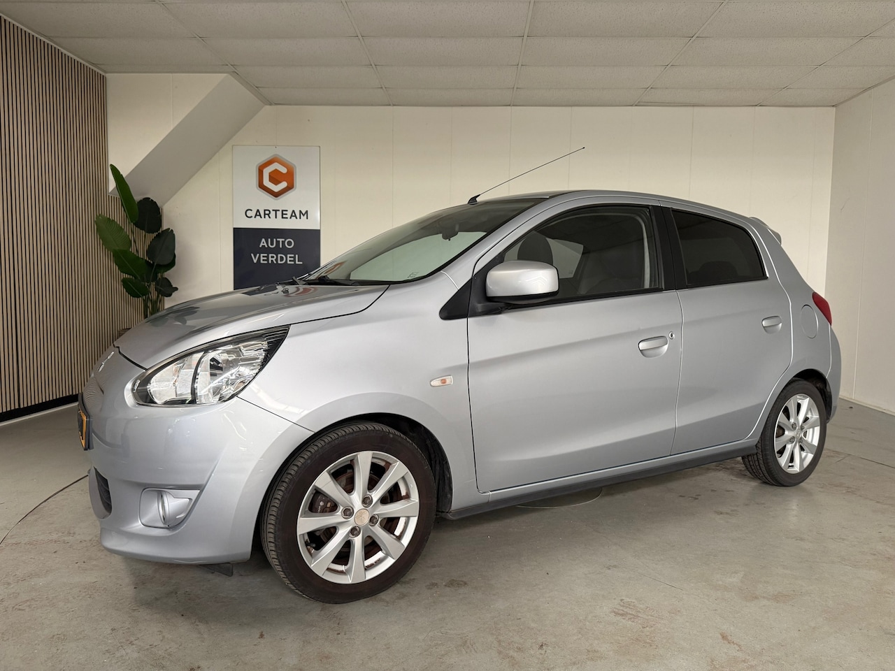 Mitsubishi Space Star - 1.2 Intense+ Airco, LMV, Keyless - AutoWereld.nl