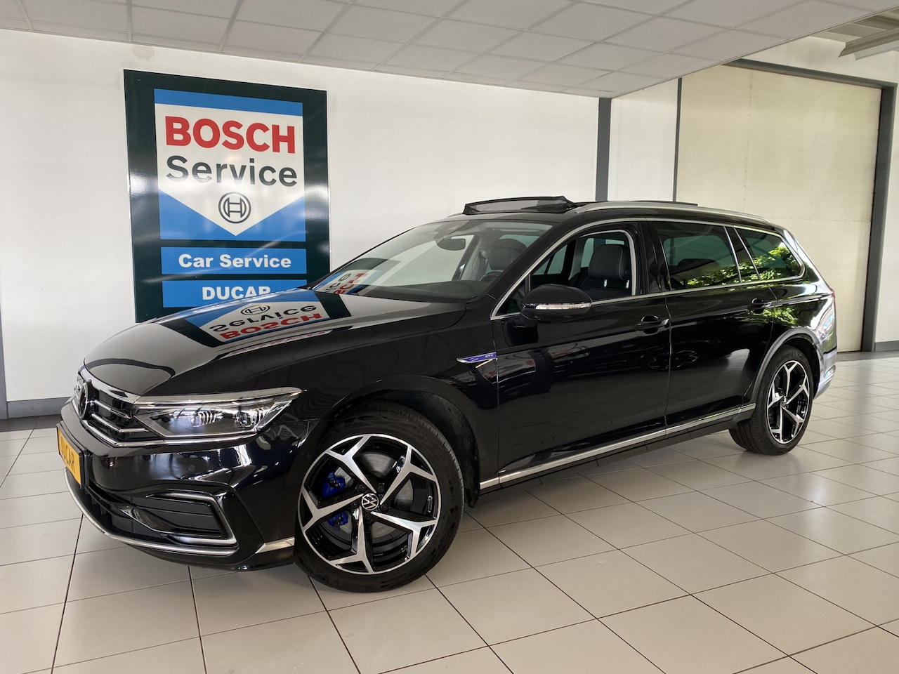 Volkswagen Passat Variant - 1.4 TSI PHEV GTE Business Panodak /Trekhaak /Leer /Virtual cockpit/stoel-stuur verwarming - AutoWereld.nl