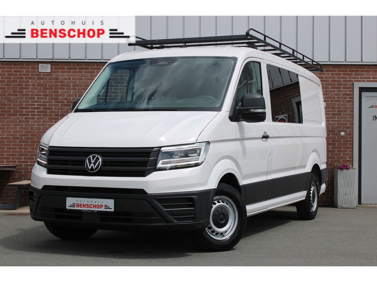 Volkswagen Crafter - 2 35 2.0 TDI 140PK L3H2 DC |TREKHAAK|LED|CAMERA|DUBBELCABINE| - AutoWereld.nl