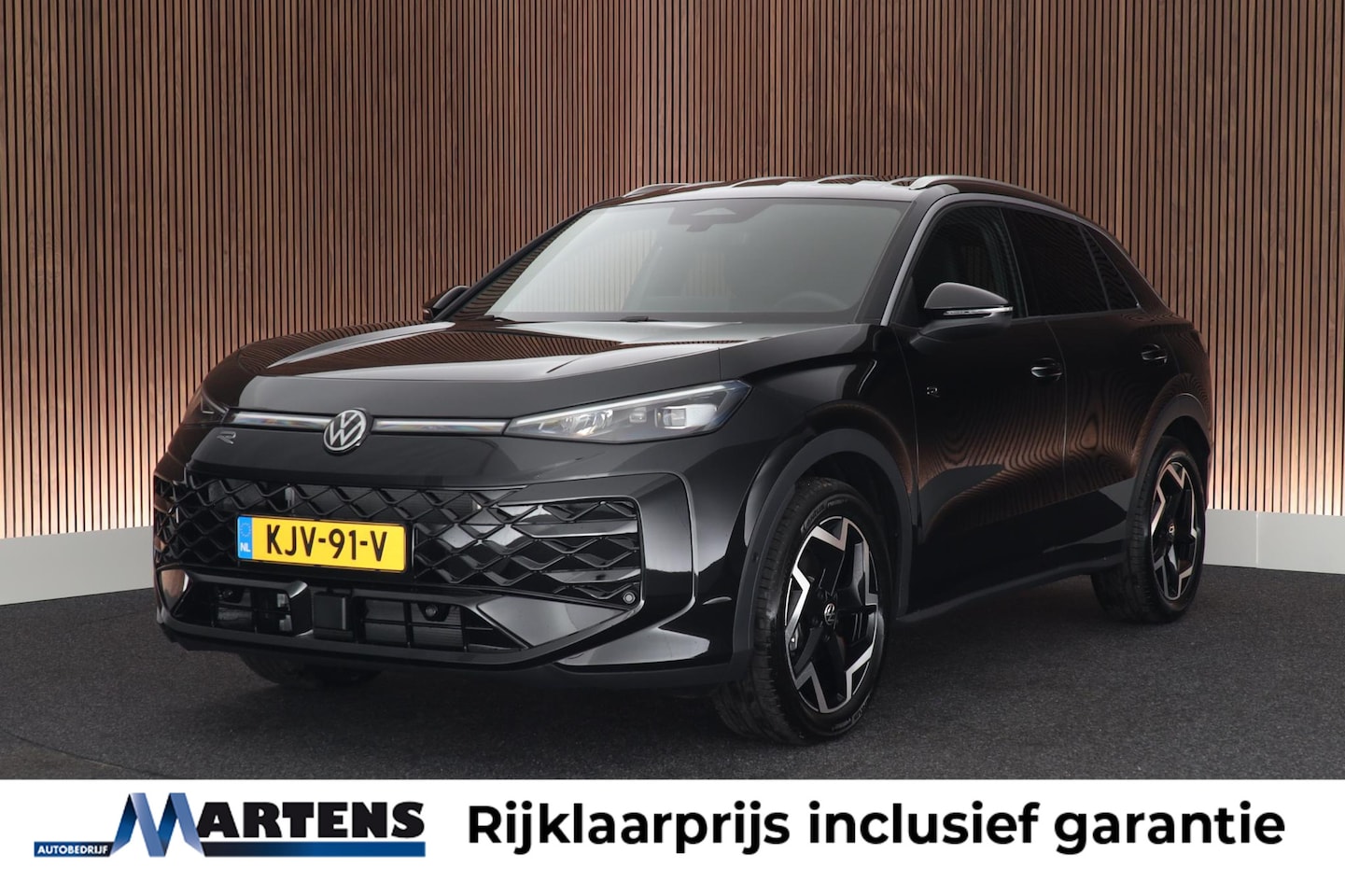 Volkswagen T-Roc - 1.5 eTsi 150pk DSG R-Line First Edition Trekhaak Camera Stoelverwarming Carplay - AutoWereld.nl