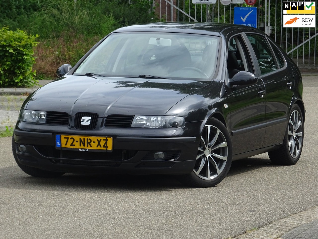 SEAT Leon - 1.6-16V Sport BJ2004 NAP/CLIMA/NIEUWE APK - AutoWereld.nl