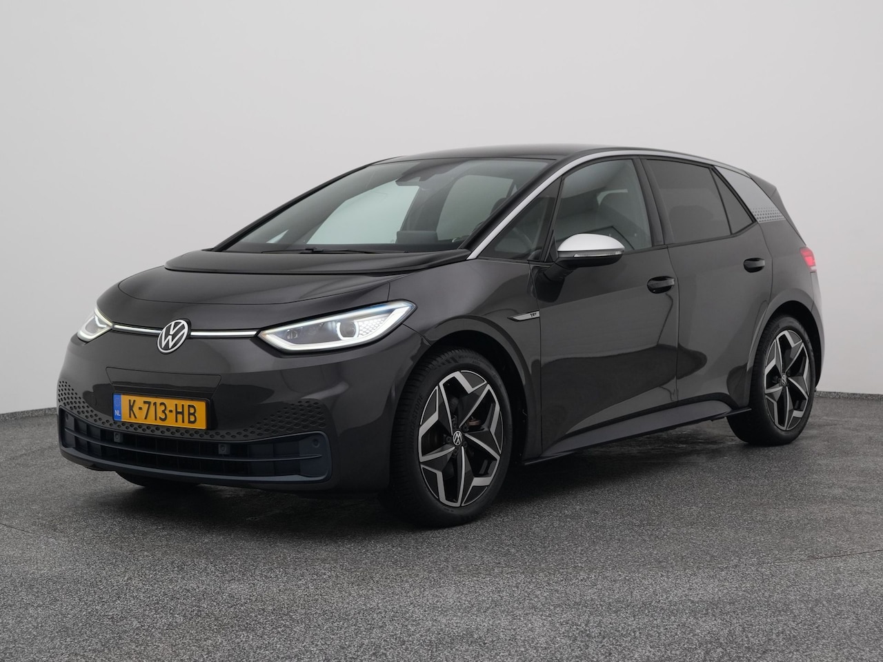 Volkswagen ID.3 - First Plus 58 kWh | CAMERA | ADAPTIVE | STOEL- EN STUURVERW. - AutoWereld.nl