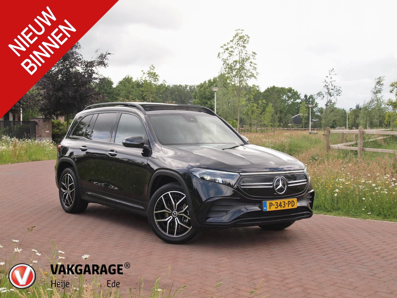 Mercedes-Benz EQB - 250 AMG Line 7 Persoons 67 kWh | SOH 94% | Panoramadak | 360 Camera | Burmester | Apple Ca - AutoWereld.nl