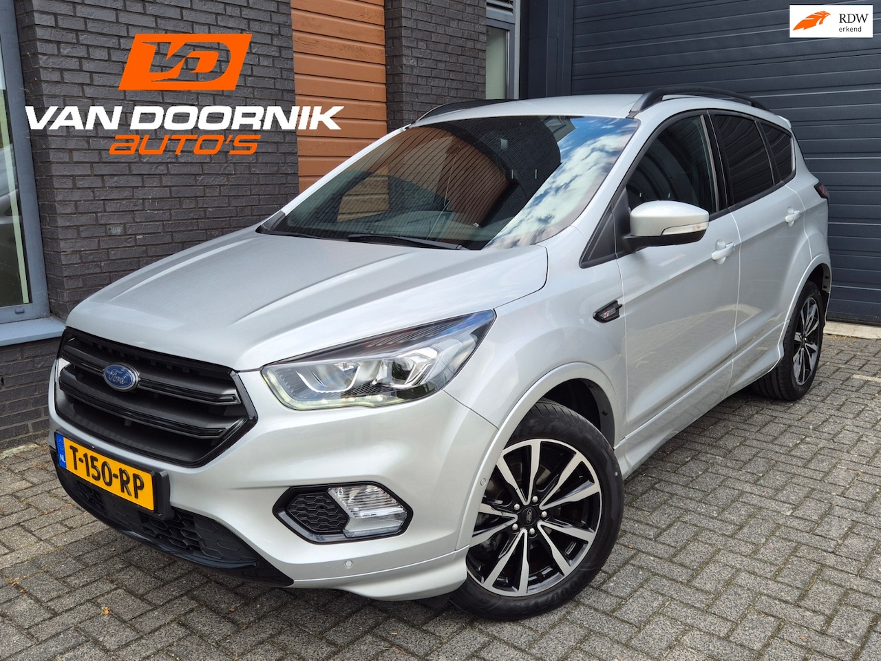 Ford Kuga - 1.5 EcoBoost ST Line Navigatie/Climate Control/Parkeersensoren - AutoWereld.nl
