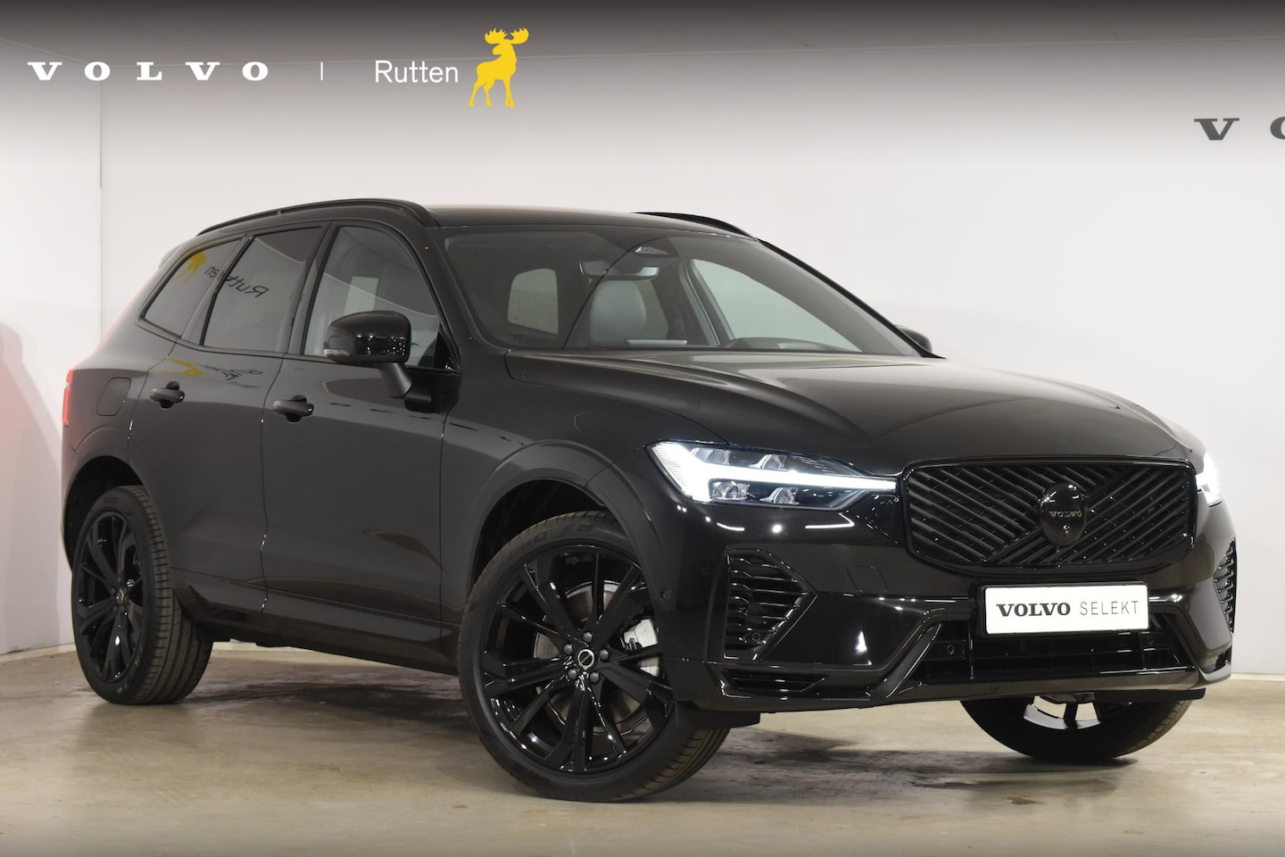 Volvo XC60 - T6 350PK Plug-in hybrid AWD Plus Black Edition / Adaptive Cruise control / Elektrische sto - AutoWereld.nl