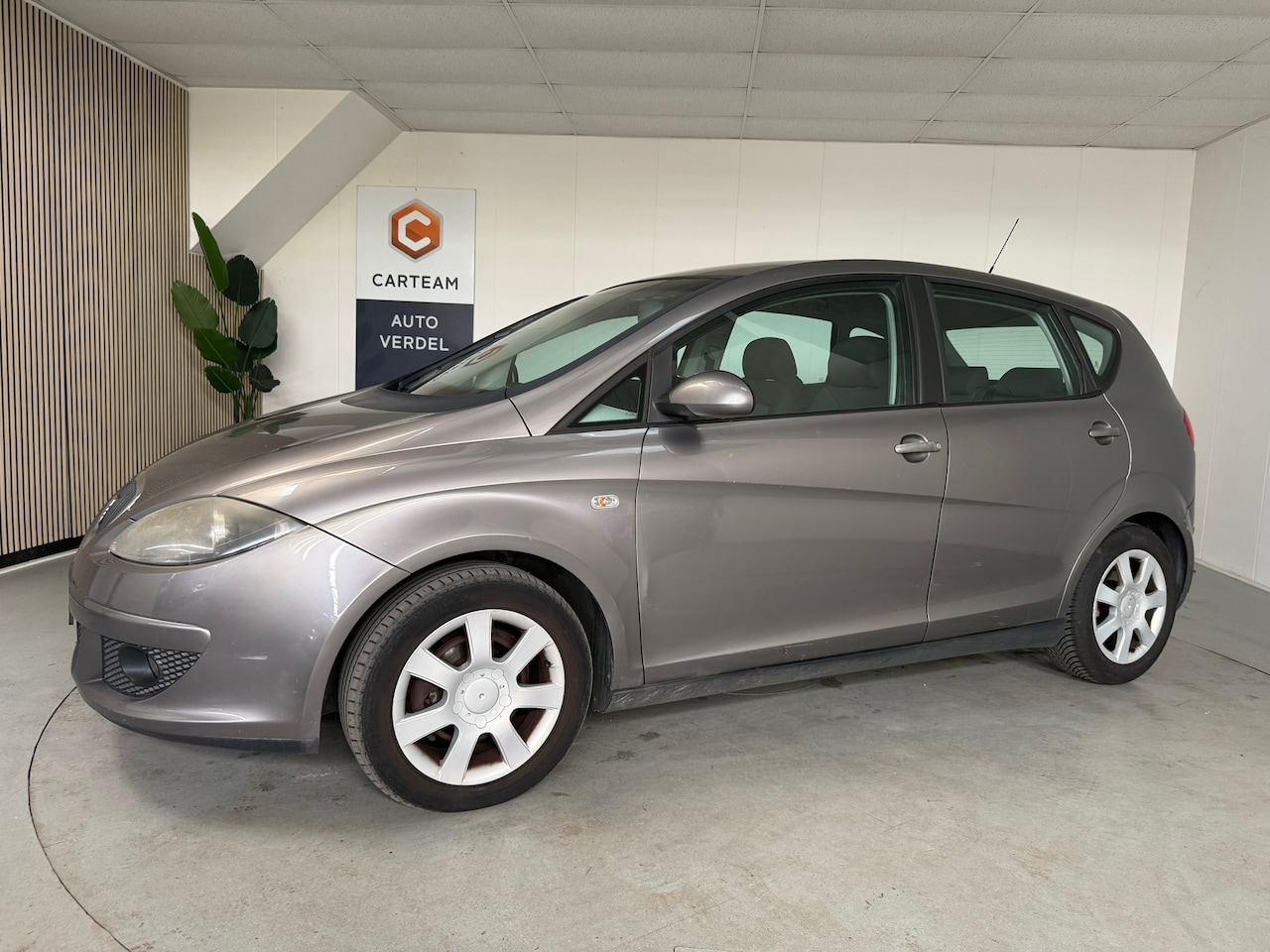 SEAT Altea - 1.6 Stylance Airco, Trekhaak, LMV, Cruise control RIJDT TOP !! - AutoWereld.nl
