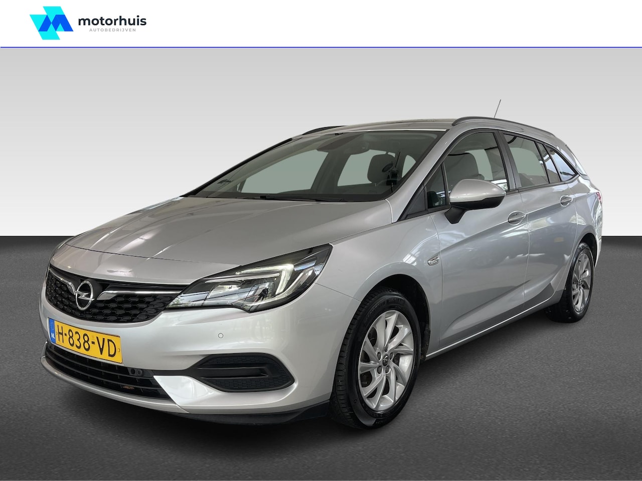 Opel Astra Sports Tourer - 1.2 Edition Multimedia | PDC V+A | Full Map Navi | Automtische Verlichting - AutoWereld.nl