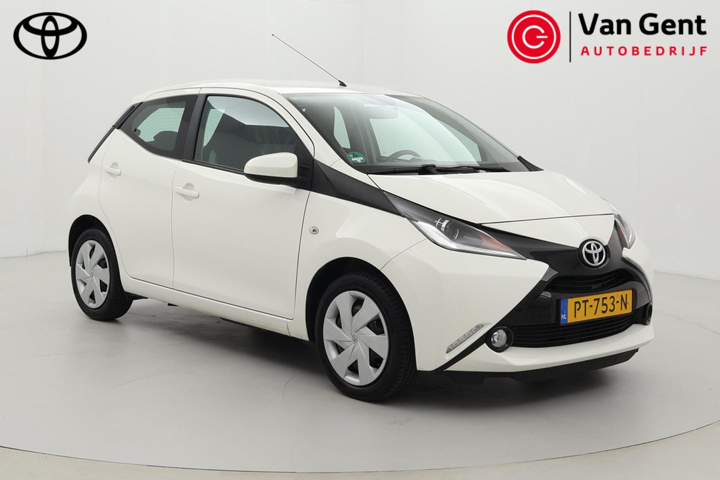 Toyota Aygo - 1.0 VVT-i x-play | Navigatie | Airco | Camera | Bluetooth - AutoWereld.nl