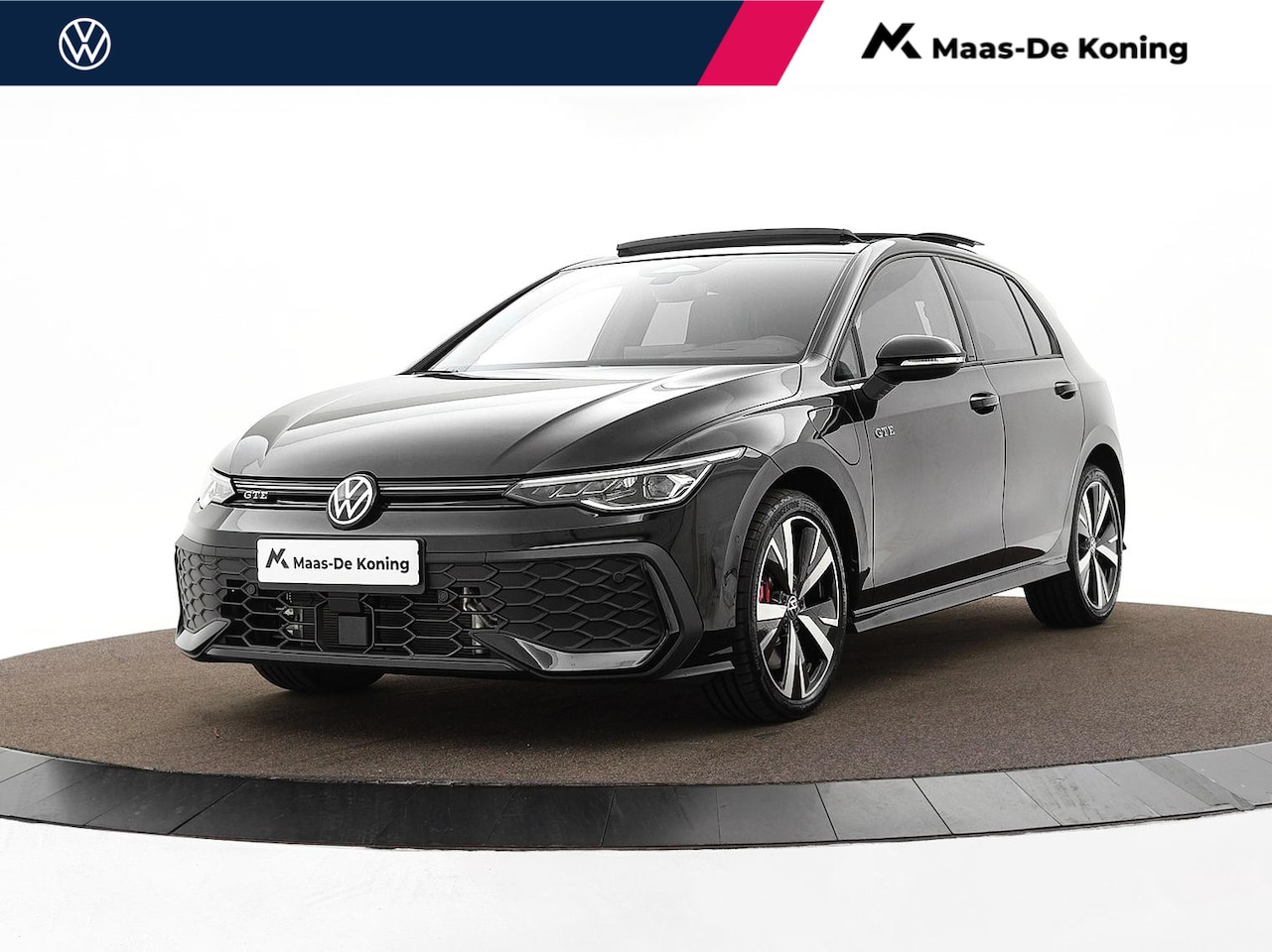 Volkswagen Golf - 1.5 eHybrid 272pk DSG GTE · Panoramadak · Camera · Head-Up Display · Inklap. Trekhaak · St - AutoWereld.nl