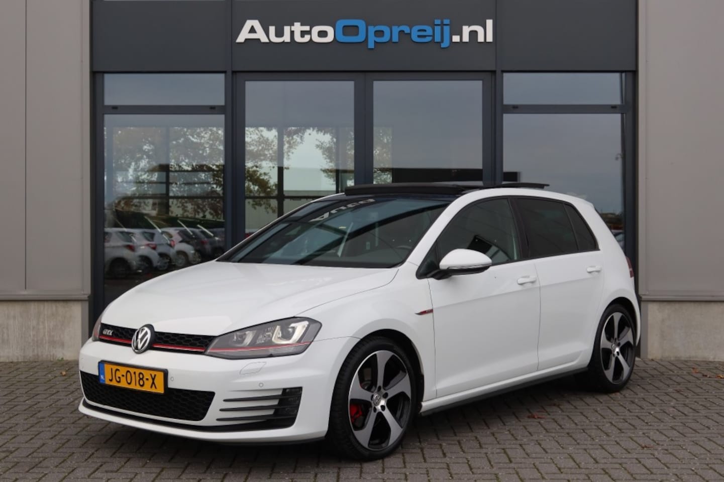 Volkswagen Golf - 2.0 TSI GTI Edition 40 Clima, NAVI, Schuif/kanteldak, Trekhaak afnb. - AutoWereld.nl