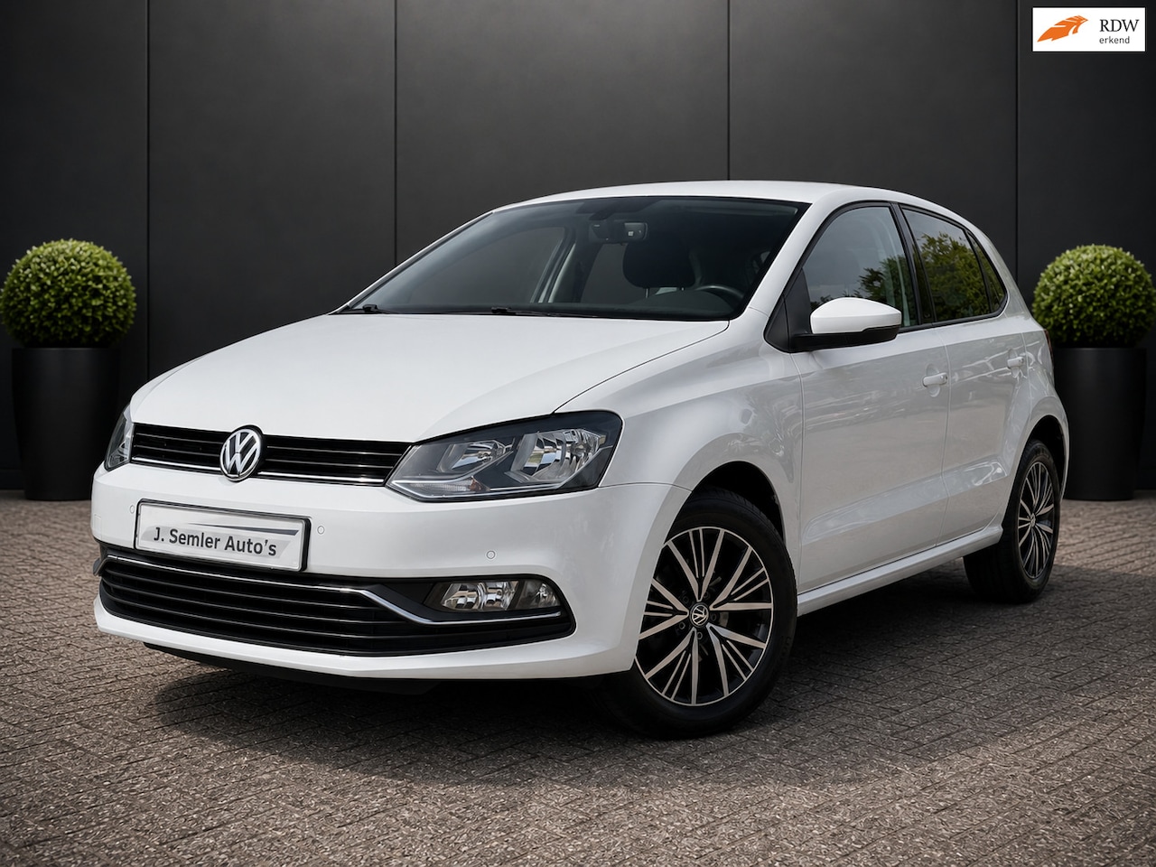 Volkswagen Polo - 1.2 TSI ALL STAR NAVIGATIE PDC CRUISE CTRL MF STUUR - AutoWereld.nl