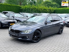 BMW 3-serie Touring - 328i High Executive|Nieuwe Ketting|Leder|Navigatie|Trekhaak|Cruise control|Climate control