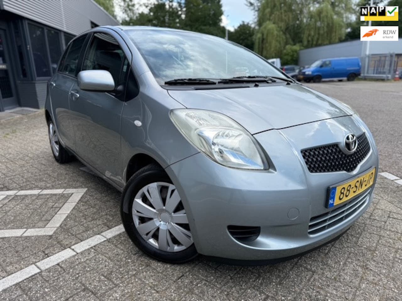 Toyota Yaris - 1.3 VVTi Sol MMT | Automaat |Nap | Apk | Airco | - AutoWereld.nl