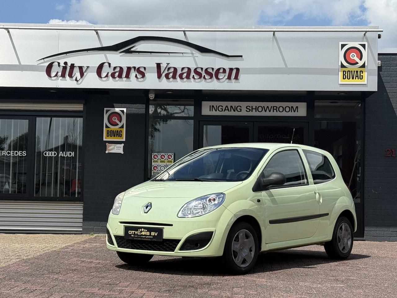 Renault Twingo - 1.2 Authentique 59 pk airco radio cd speler - AutoWereld.nl