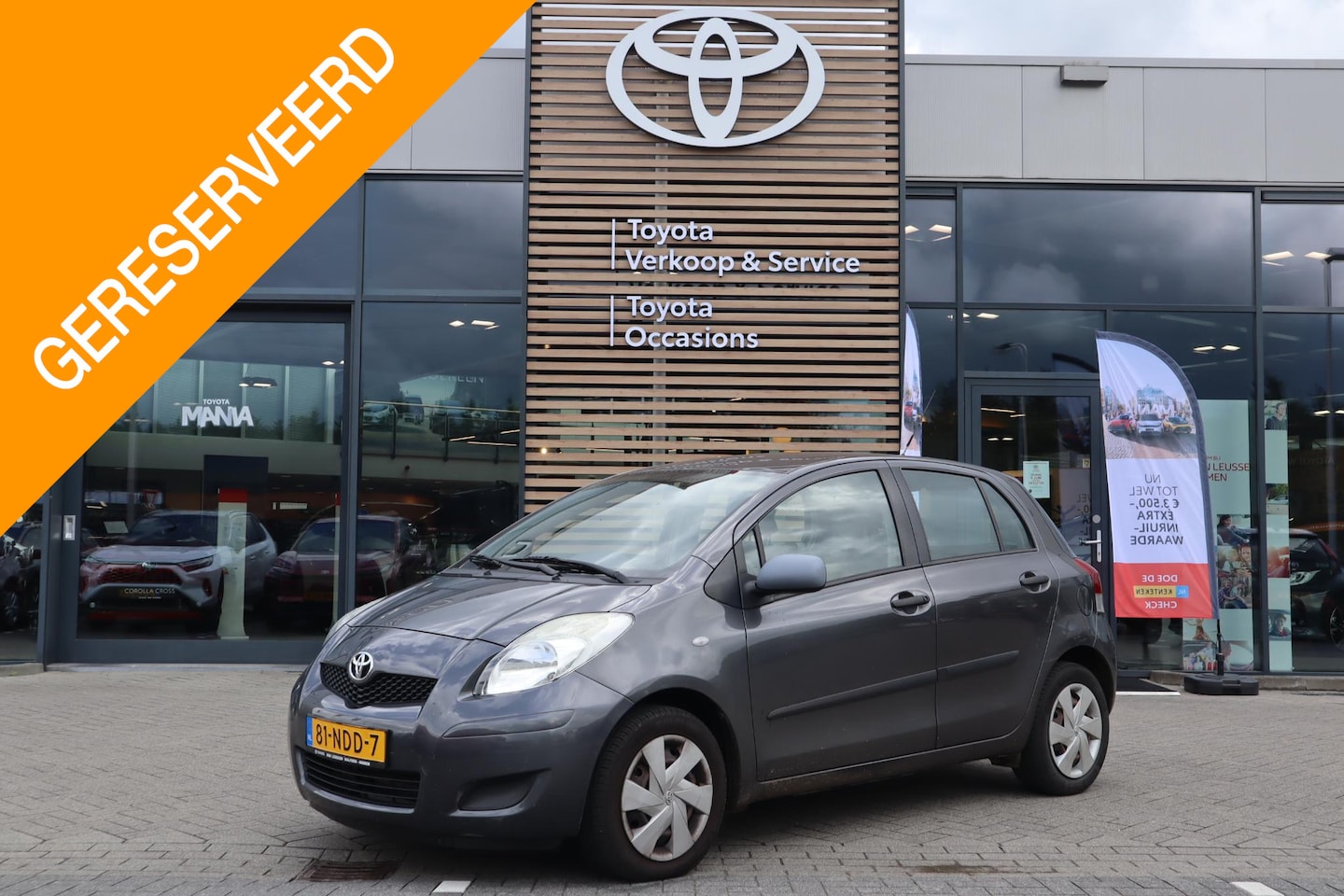 Toyota Yaris - 1.3 VVT-i COMFORT 5-DEURS AIRCO TREKHAAK METALLIC-LAK NL-AUTO - AutoWereld.nl