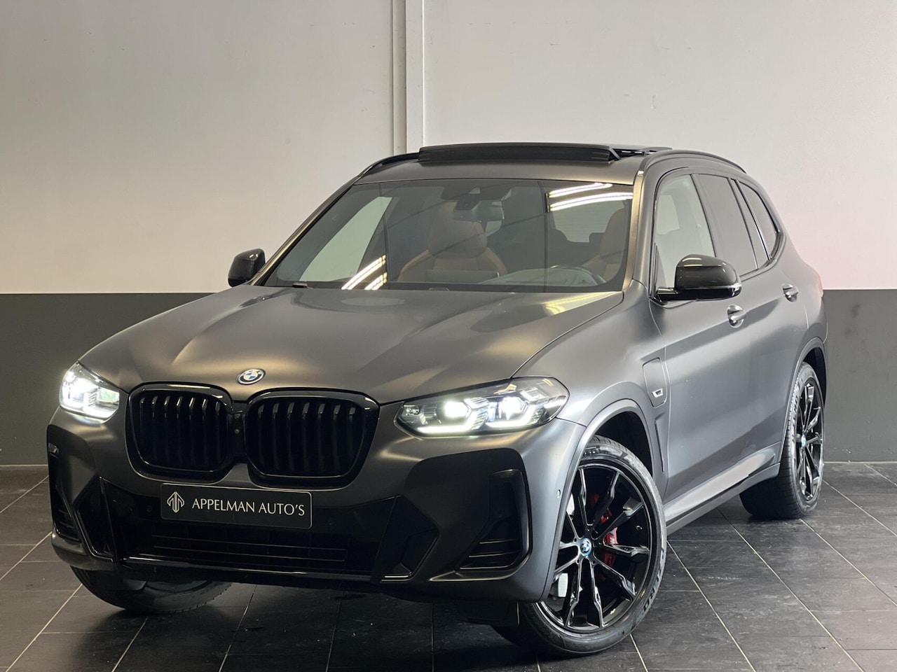 BMW X3 - xDrive30e High Executive|Carbon|FrozenBlack|360Camera|HUD|Trekhaak|Blindspot| - AutoWereld.nl