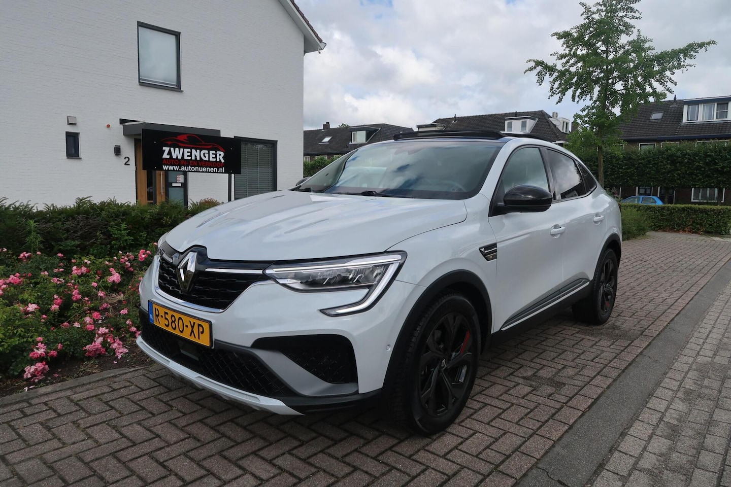 Renault Arkana - 1.6 E-Tech Hybrid 145 R.S. Line PANORAMADAK|CAMERA|STUURVERWARMING|CARPLAY|DODEHOEK|RIJSTR - AutoWereld.nl