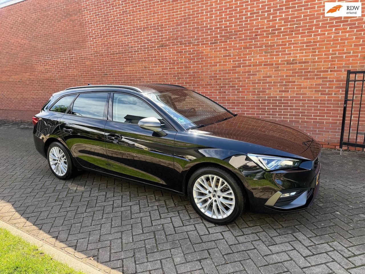 SEAT Leon Sportstourer - 1.4 TSI eHybrid PHEV FR Navi Clima Cruise Led camera - AutoWereld.nl
