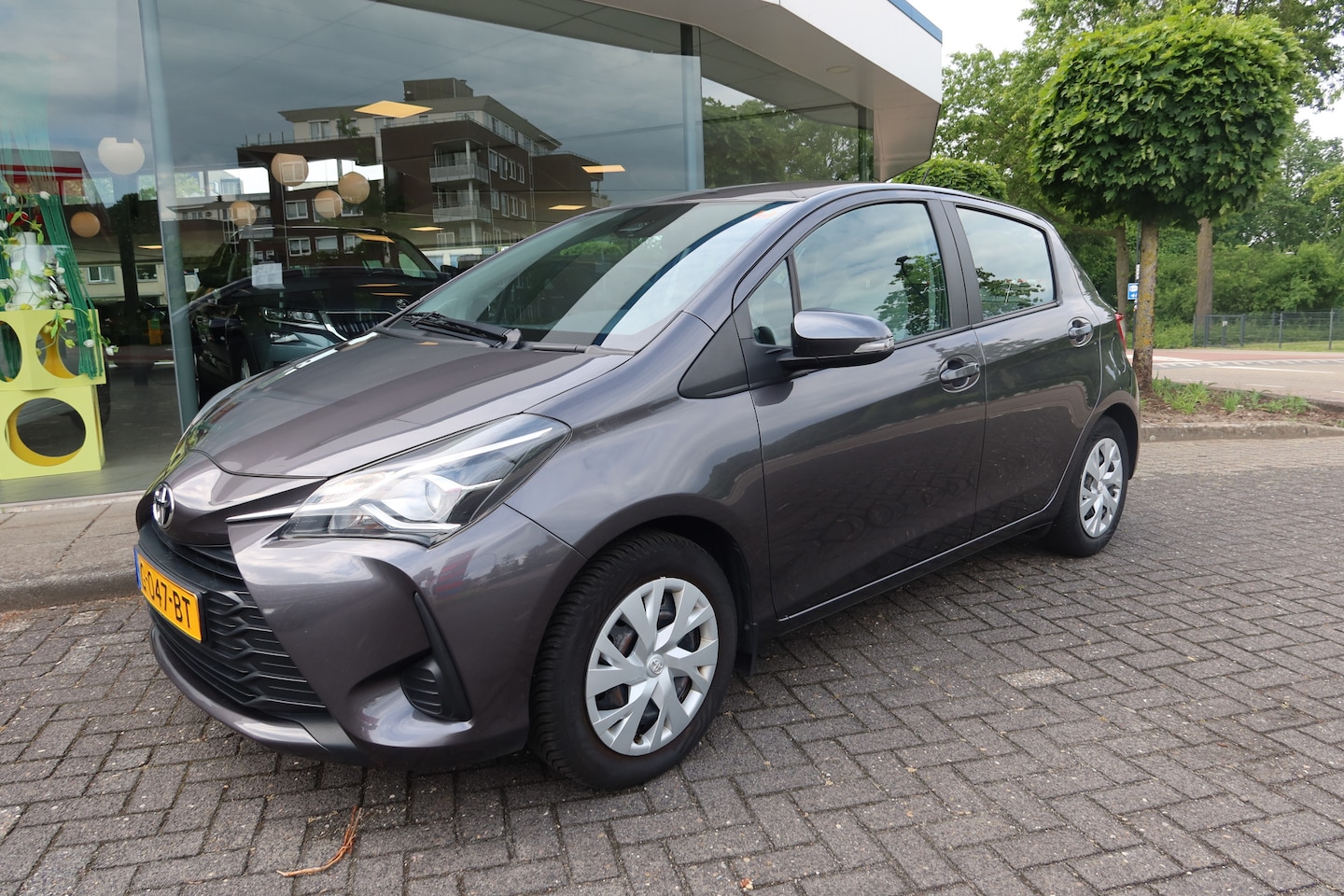Toyota Yaris - 1.5 VVT-i Active AUTOMAAT ! Camera I Trekhaak I All-Season - AutoWereld.nl