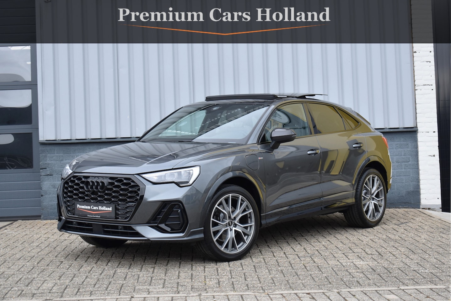 Audi Q3 Sportback - 45 TFSI e S-Line 245 Pk Pano Navi Camera Trekhaak Vol Leder Carbon 20 Inch - AutoWereld.nl