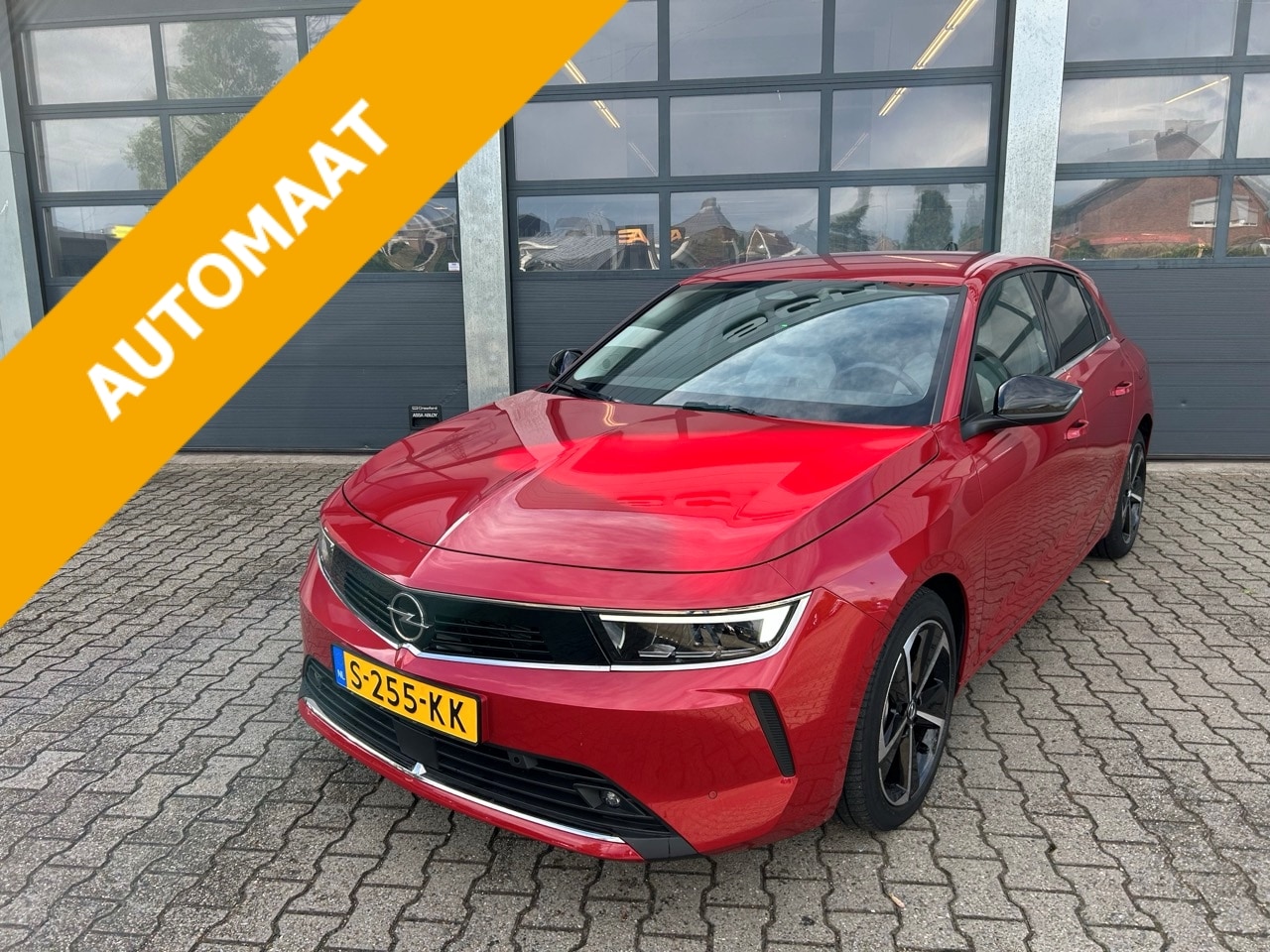 Opel Astra - 1.6 Hybrid 180pk Aut Business Elegance - AutoWereld.nl