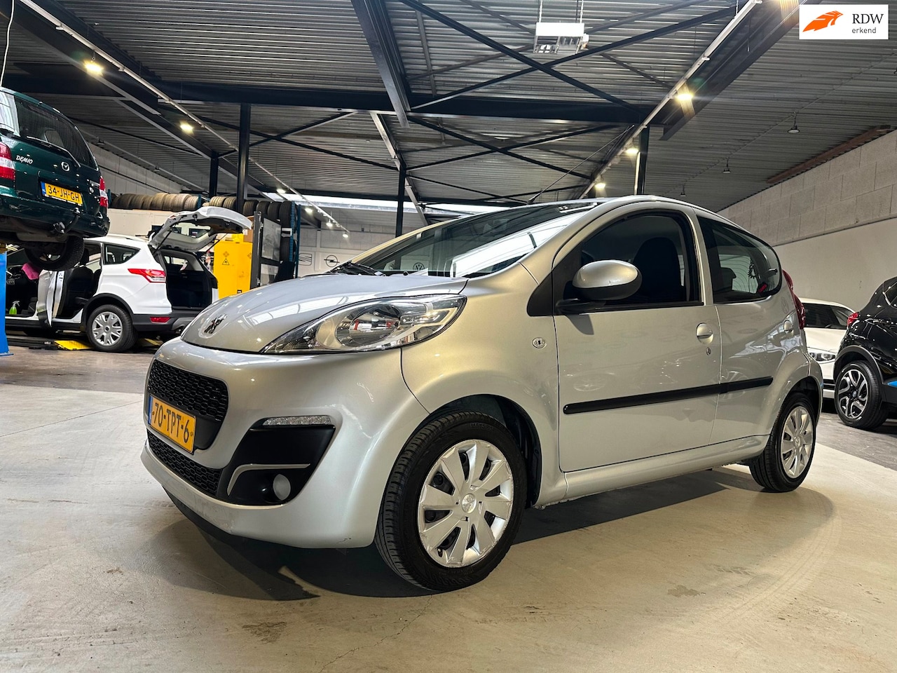 Peugeot 107 - 1.0 Active/Airco/Dealer onderhouden/Apk nieuw bij aflevering - AutoWereld.nl