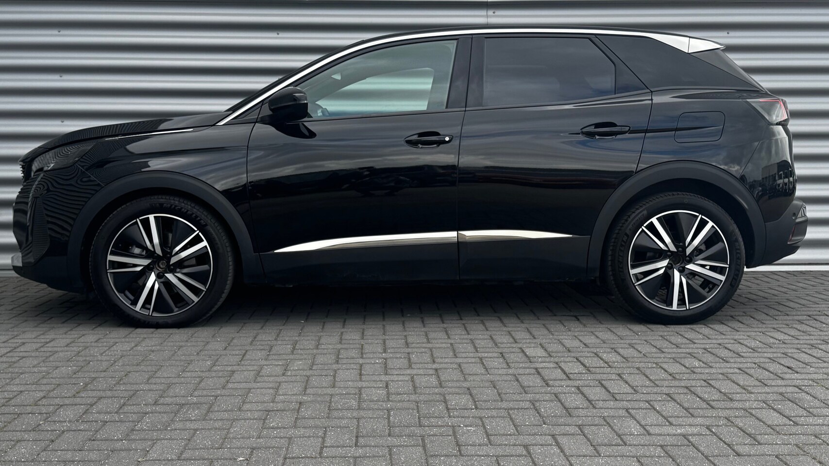 Peugeot 3008 - 1.6 HYBRID 225PK ALLURE PACK BUSINESS AUTOMAAT / NAVI / LEDER / CLIMA / PDC / 19" LMV / CA - AutoWereld.nl