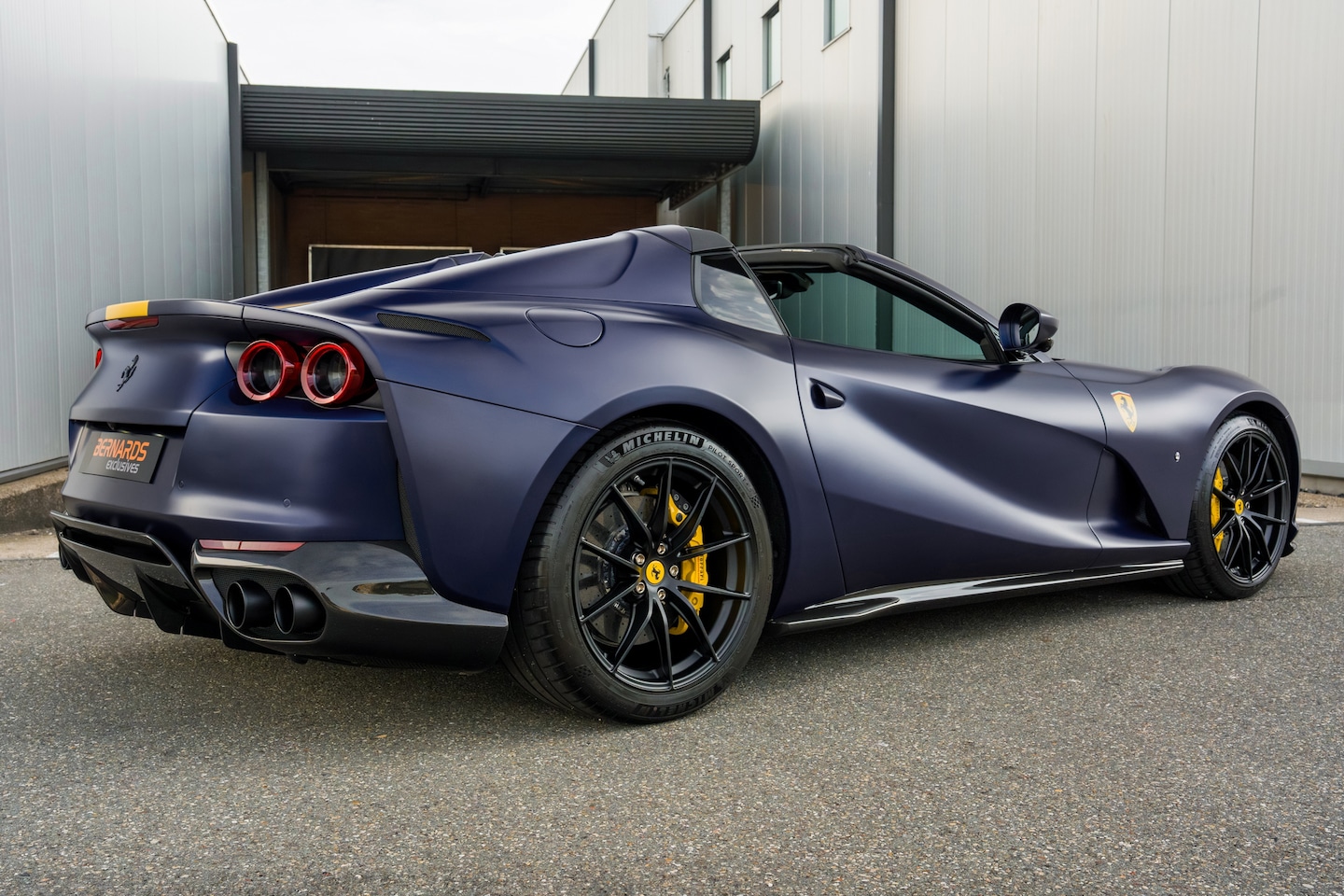 Ferrari 812 GTS - - Blu Le Mans Opaco - Full Carbon - Full PPF - Lift - JBL - AutoWereld.nl