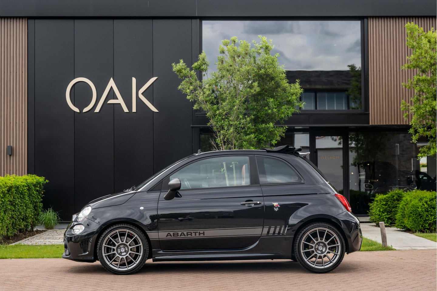 Fiat 500 C - 1.4 T-Jet Abarth 595 Competizione | Sabelt | Beats Audio | Navi | PDC | Xenon | 17"LM - AutoWereld.nl