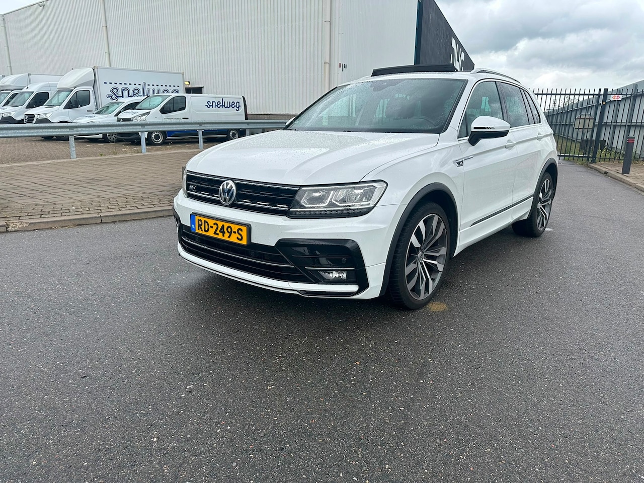 Volkswagen Tiguan - 1.4 TSI 3x R- Line - AutoWereld.nl