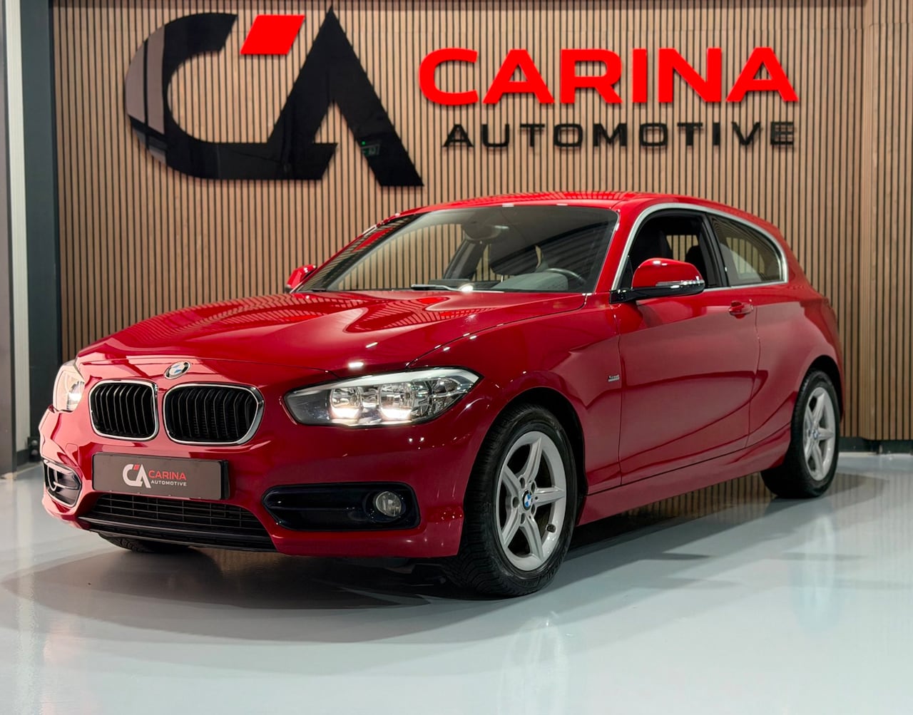 BMW 1-serie - 118i / Sport Editie / Sport Stoelen / Full Map Navigatie / Cruise Control / Climate Contro - AutoWereld.nl