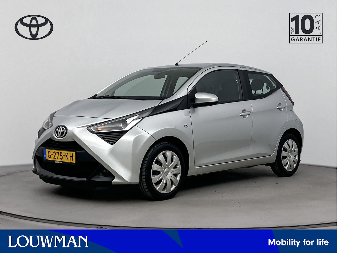 Toyota Aygo - 1.0 VVT-i x-play | Navigatie | Apple Carplay - Android Auto | Parkeercamera | - AutoWereld.nl