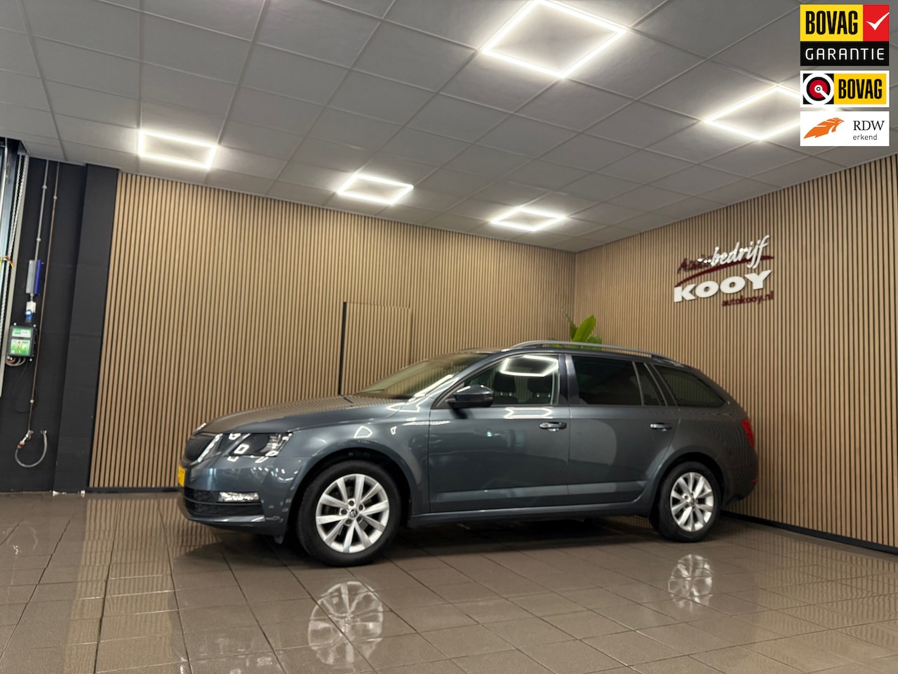 Skoda Octavia Combi - 1.5 TSI Greentech Ambition Business * Automaat / Trekhaak / Carplay / Parkeersensoren * - AutoWereld.nl