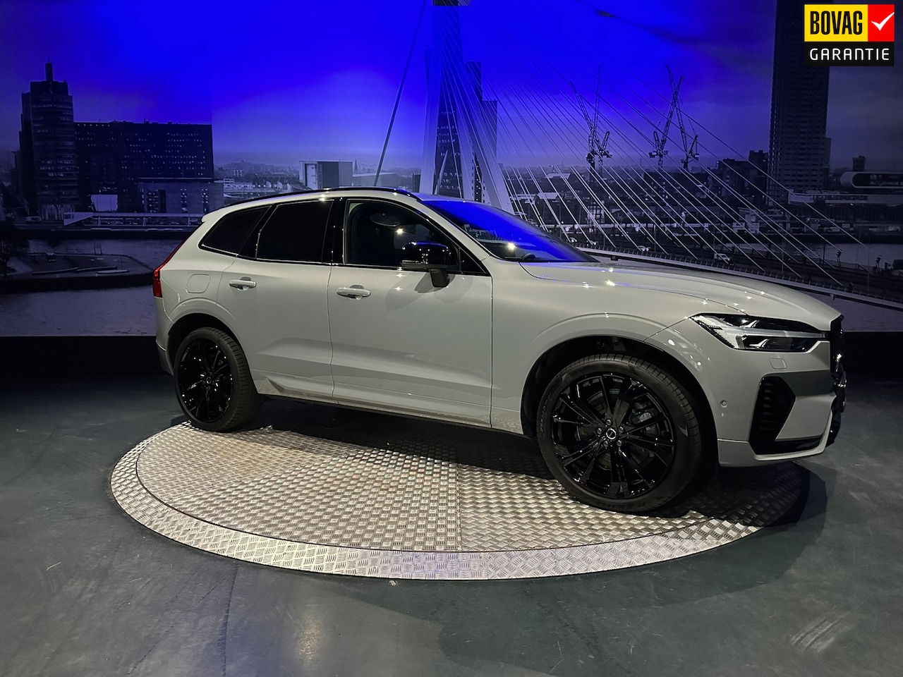 Volvo XC60 - 2.0 T8 Plug-in hybrid AWD Plus Black Edition *Nieuw Model* - AutoWereld.nl