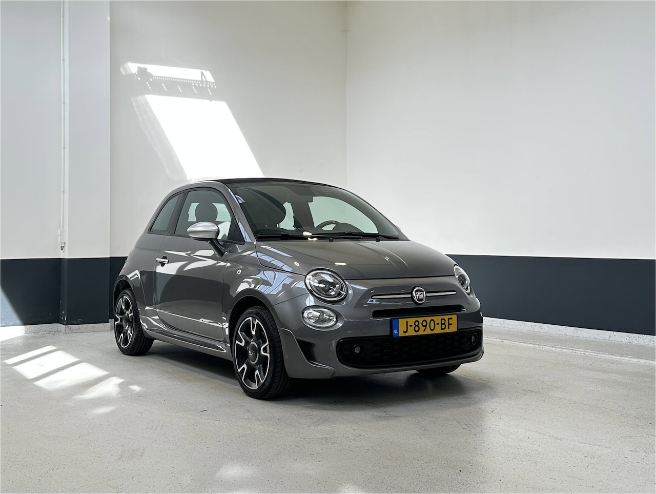 Fiat 500 C - 1.0 Hybrid Rockstar | Navigatie| Bluetooth | Airco | LM velgen| - AutoWereld.nl