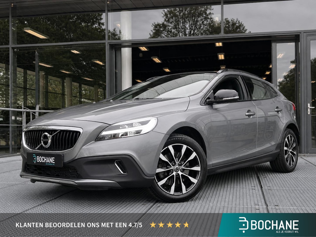 Volvo V40 Cross Country - 1.5 T3 Dynamic Edition Automaat 153PK | Cruise Control | Navigatie | Trekhaak | 1ste eigen - AutoWereld.nl