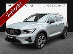 Volvo XC40 - 2.0 B4 Plus Dark / Panoramadak / Lederen bekleding / Trekhaak / Parkeerverwarming /