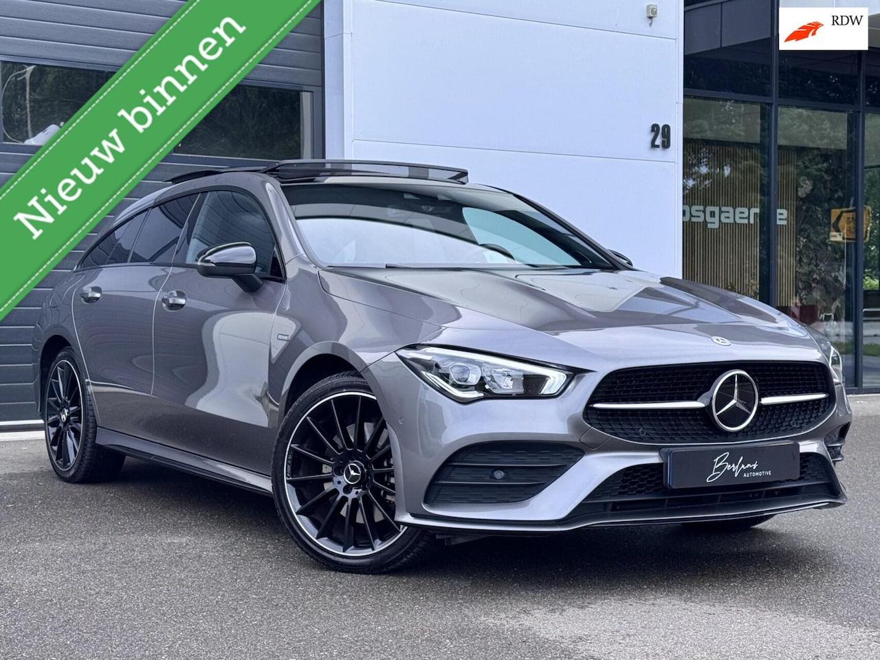 Mercedes-Benz CLA-klasse Shooting Brake - 250 e AMG Line PANO|SFEER - AutoWereld.nl