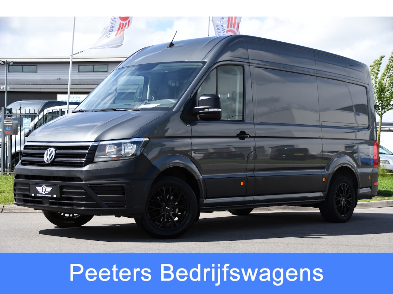 Volkswagen Crafter - 35 2.0 TDI L3H3 PB Edition Camera, Cruise, Carplay, automaat, Airco, Trekhaak, Mulitmedia, - AutoWereld.nl
